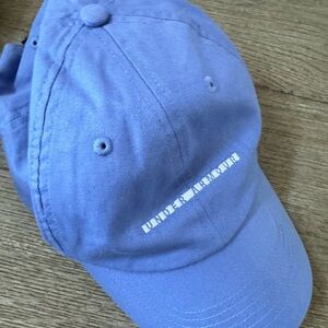 Women’s baseball caps under armor
